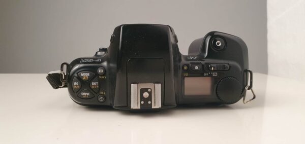 Nikon F-601